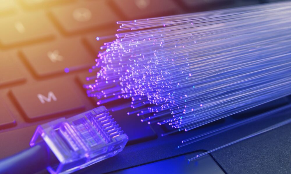 the-benefits-of-switching-to-full-fibre-broadband-for-your-household