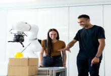 the-role-of-robotics-in-warehouse-automation